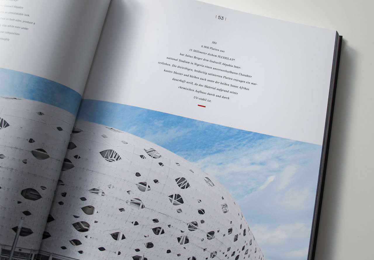 The Book of Possibilities – Inspiring Design with PLEXIGLAS®: Doppelseite über das Godswill Akpabio International Stadium