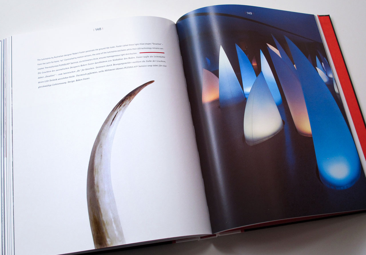 The Book of Possibilities – Inspiring Design with PLEXIGLAS®: Doppelseite über eine Lichtinstallation von Robert Foster